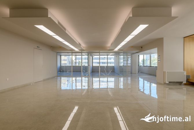 Business Property for Rent 3+1 in Tirana - 7,500 Euro