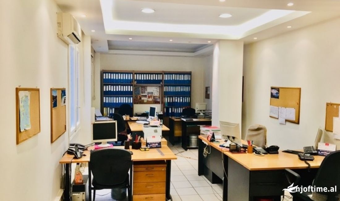 Zyre me qera perballe Delijorgjit (ID BZ2128) Tirane