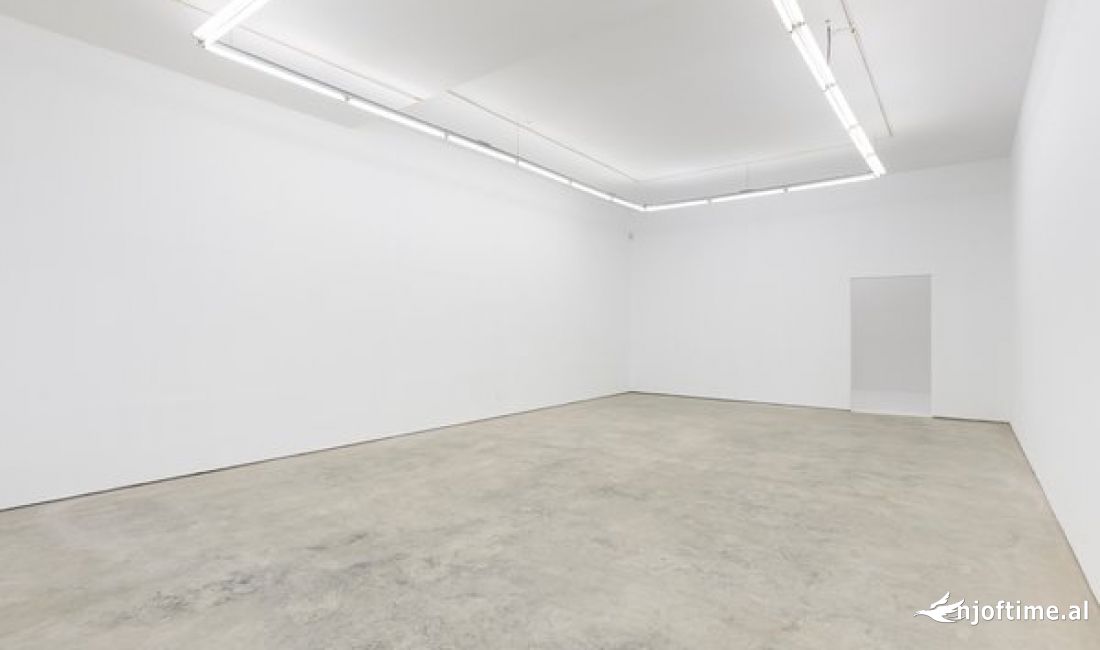 Dyqan Me Qera Tek Bulevardi Bajram Curri (ID BD21586) Tirane.