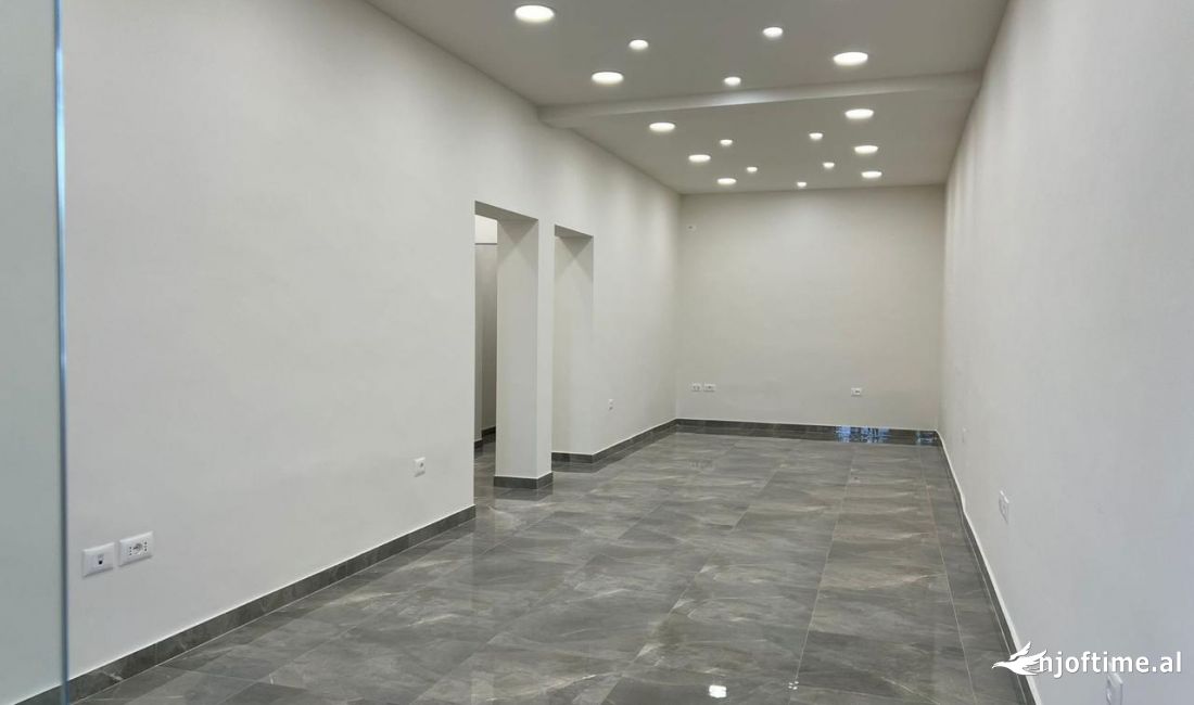 Dyqan ne Shitje tek Stadiumi Dinamo (ID BD1148) Tirane