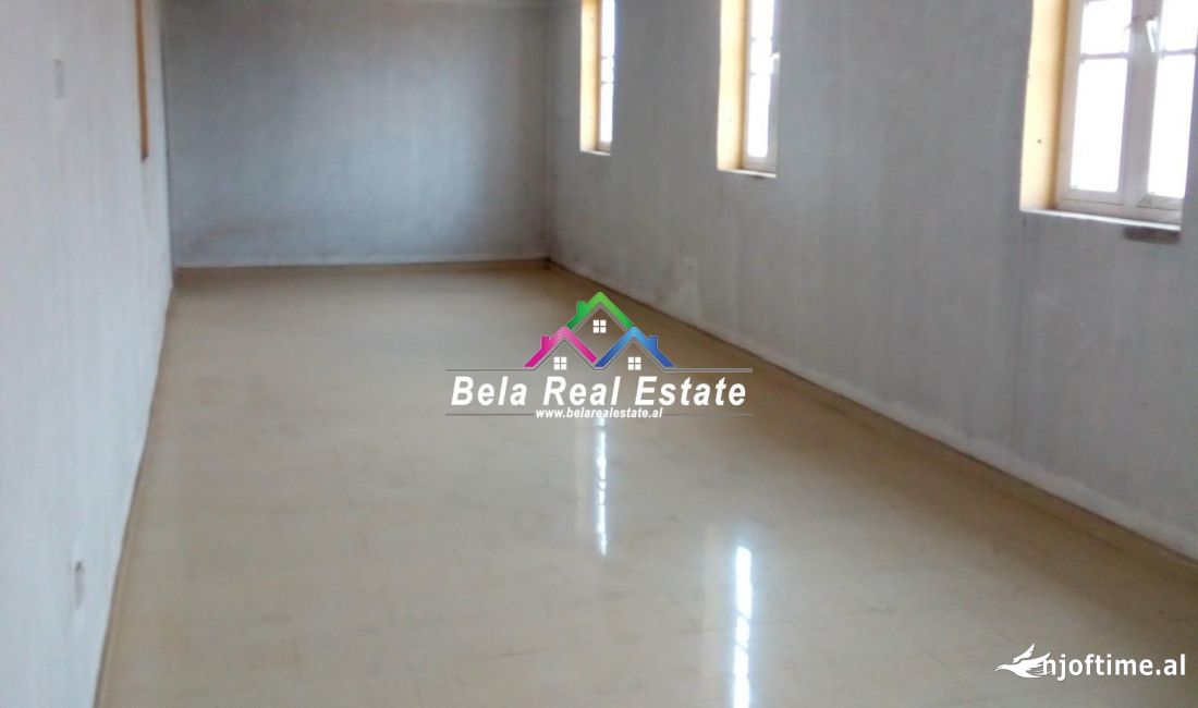 Dyqan me Qera Tek Bulevardi Bajram Curri (ID BD21195) Tirane