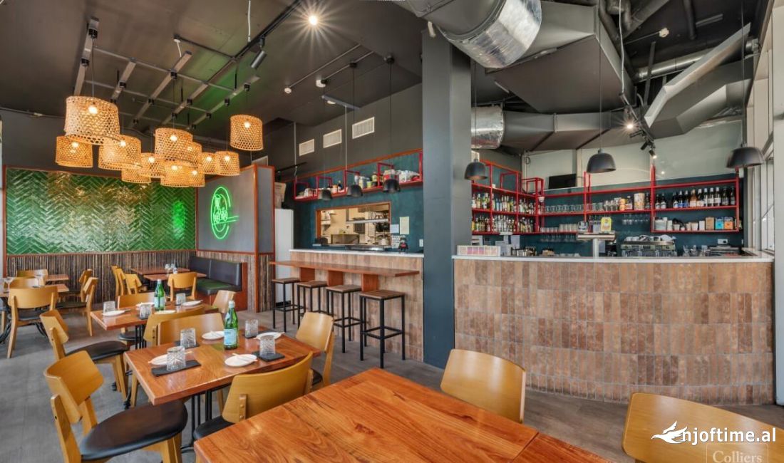 Shitje Biznesi Bar Kafe Tek Farmacia 10 (ID BSHB132) Tirane