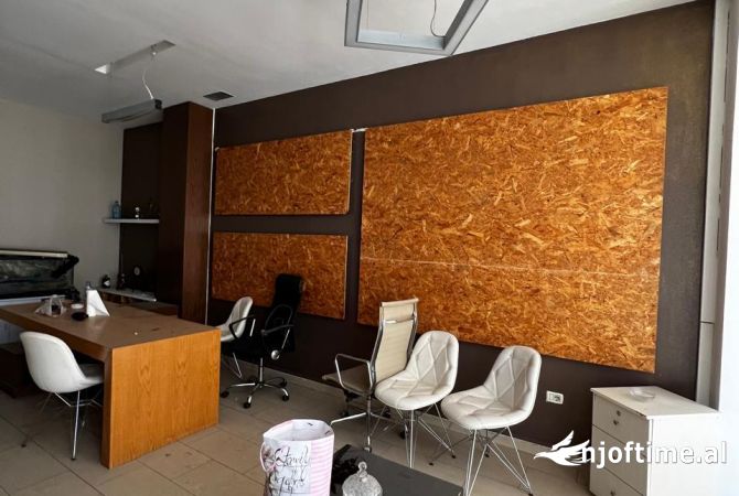 Dyqan ne shitje ne Rrugen e Kavajes ( ID BD1149) Tirane