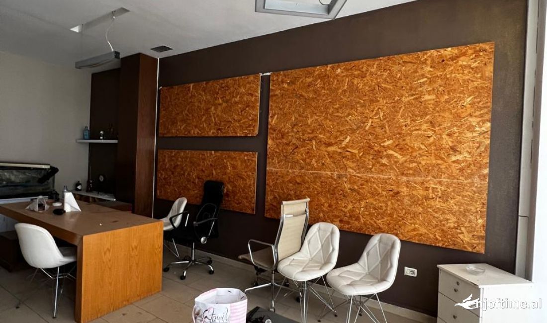 Dyqan ne shitje ne Rrugen e Kavajes ( ID BD1149) Tirane