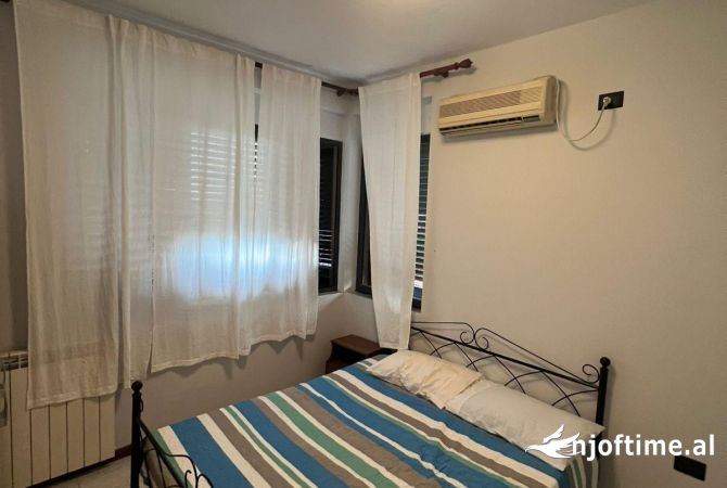 Shtepi ne shitje Shtepi Private ne Tirane, 5+1, Mobilimi E mobiluar, Pagesa 460,000  Euro.