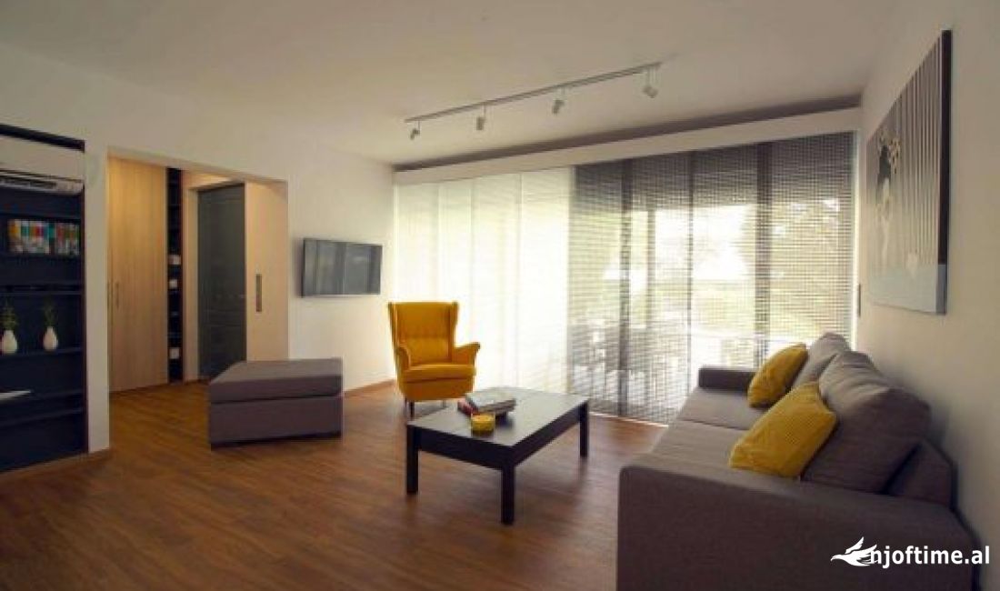 Casa privata/Indipendente in vendita a Tirana 4+1, Arredato