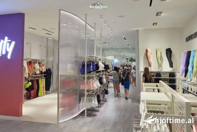 Ambiente Commerciale in Affitto 1+1 a Tirana - 1,500 Euro