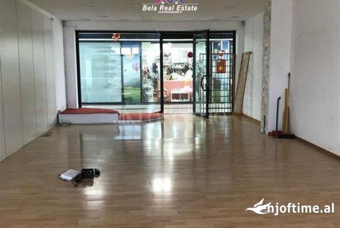 Ambiente Commerciale in Affitto 1+1 a Tirana - 970 Euro