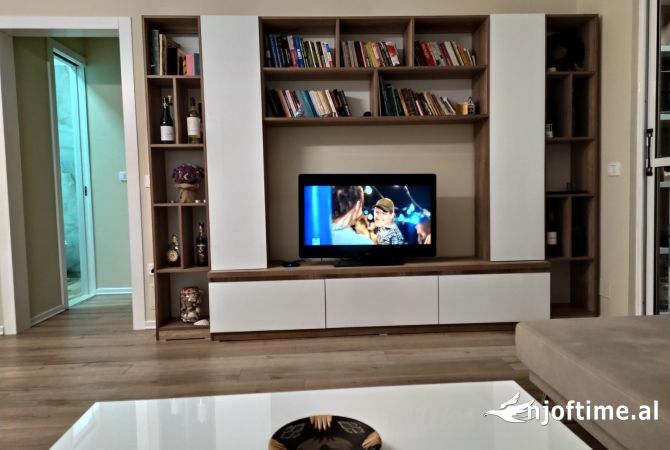 Shtepi ne shitje Apartament ne Tirane, 2+1, Mobilimi E mobiluar, Pagesa 207,000  Euro.