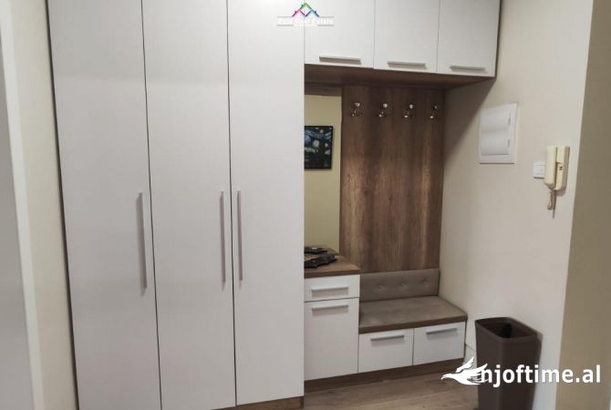 Shtepi ne shitje Apartament ne Tirane, 2+1, Mobilimi E mobiluar, Pagesa 207,000  Euro.
