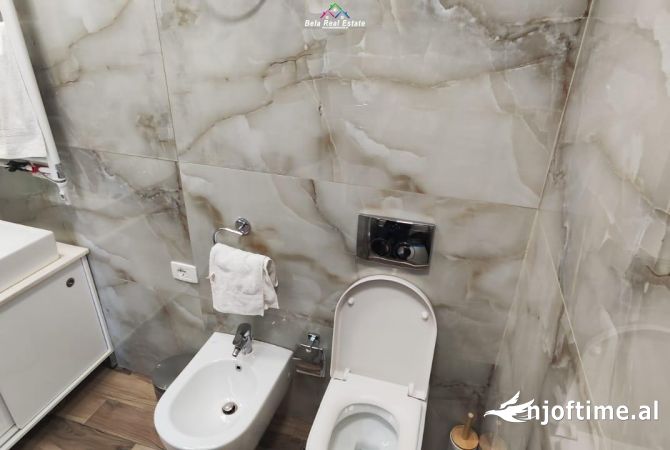 Shtepi ne shitje Apartament ne Tirane, 2+1, Mobilimi E mobiluar, Pagesa 207,000  Euro.