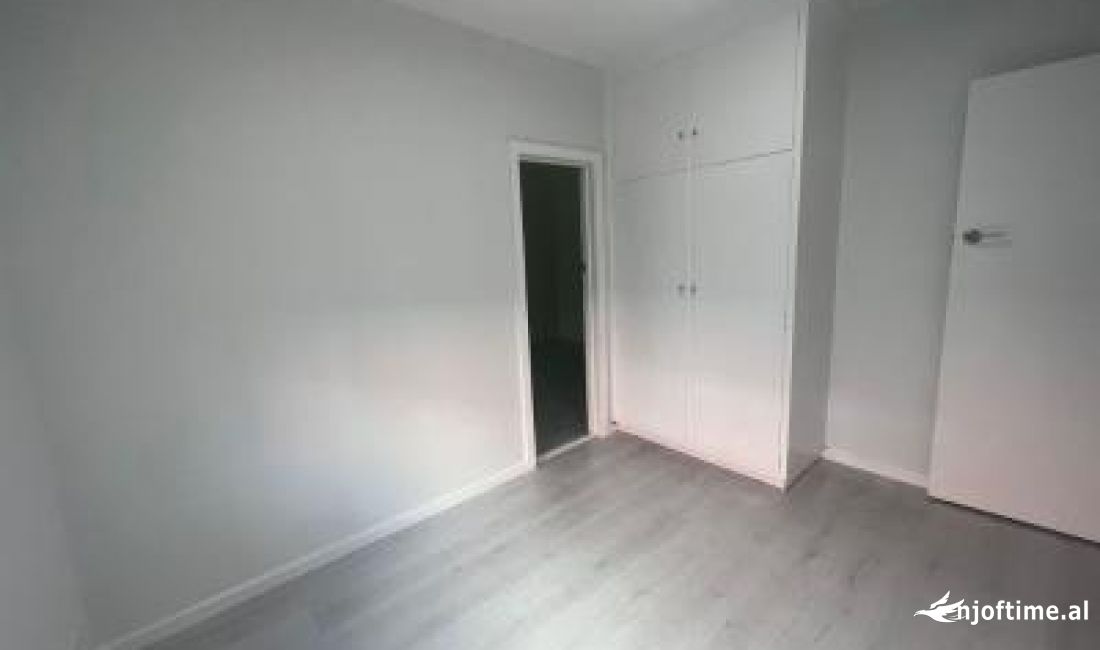 Zyre Me Qera 3+1 tek Fusha E Aviacionit (ID BZ2535) Tirane