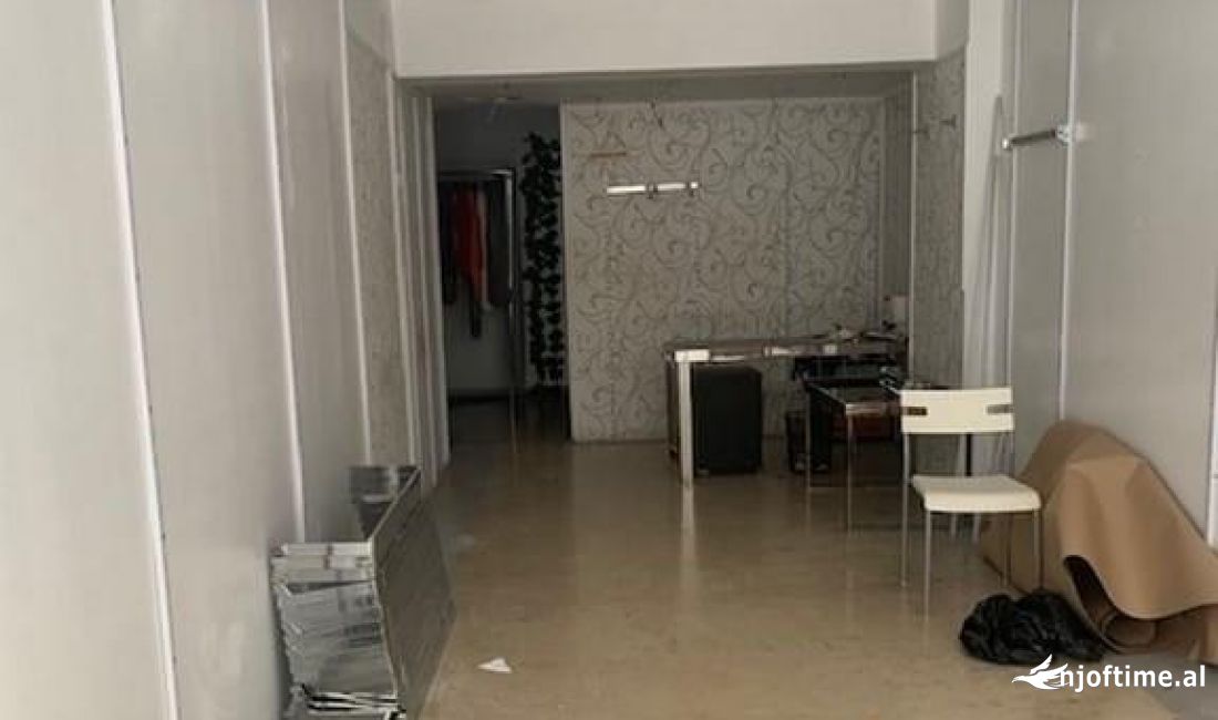 Dyqan ne Shitje tek Komuna e Parisit (ID BD1155) Tirane