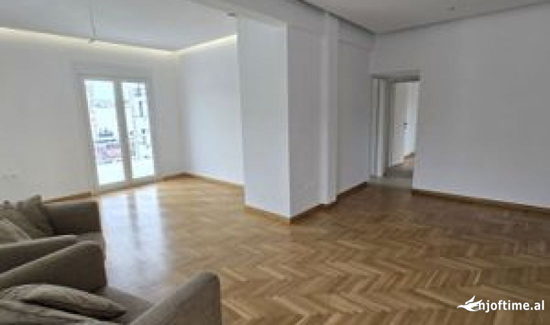 Zyre Me Qera Tek Materniteti i Ri (ID BZ2543) Tirane