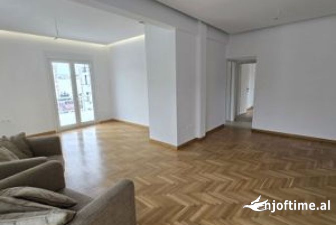 Zyre Me Qera Tek Materniteti i Ri (ID BZ2543) Tirane