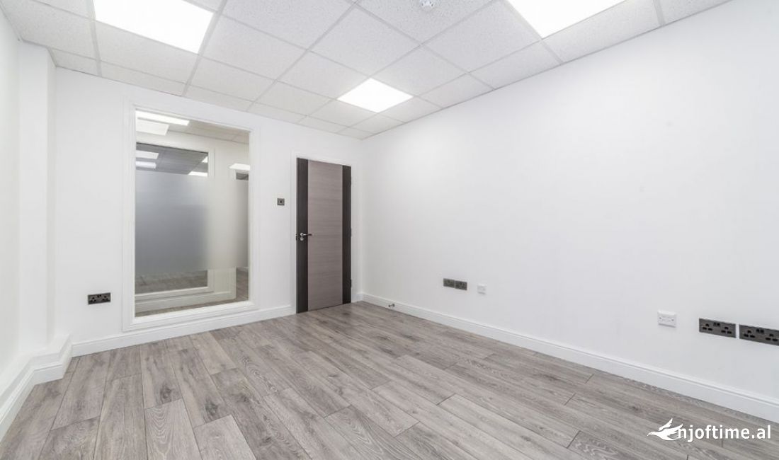 Zyre Me Qera Tek Bulevardi Gjergj Fishta (ID BZ2544) Tirane.