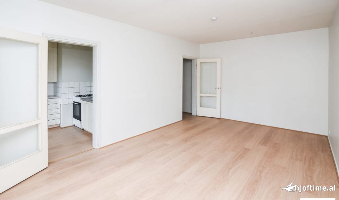 Zyre Me Qera Tek Brryli (ID BZ2545) Tirane.