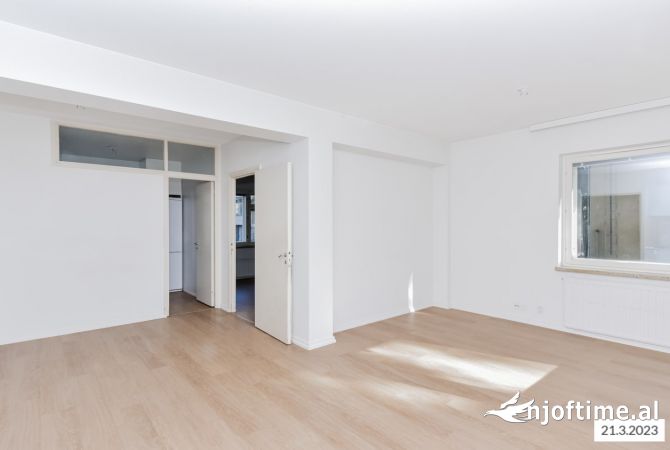 Zyre Me Qera Tek Brryli (ID BZ2546) Tirane.