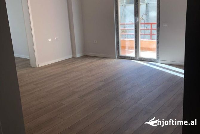 Appartamento in vendita a Tirana 1+1, Vuoto