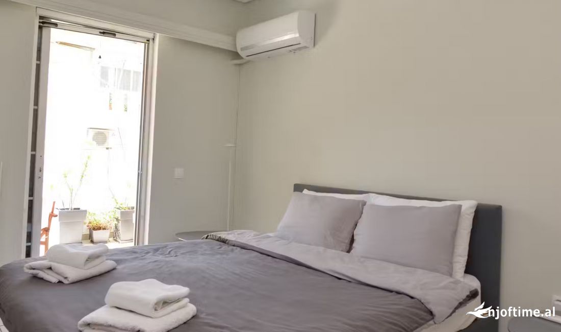 Shtepi ne shitje Apartament ne Tirane, 2+1, Mobilimi E mobiluar, Pagesa 220,000  Euro.