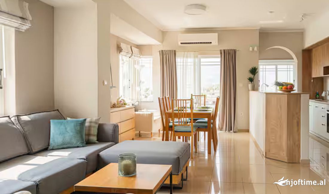 Shtepi ne shitje Apartament ne Tirane, 2+1, Mobilimi E mobiluar, Pagesa 101,000  Euro.