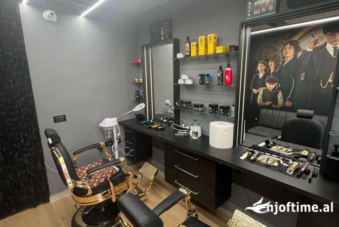 Shitet Biznes Berber Shop prane Xhamise se Tabakeve (ID BSHB150) Tirane