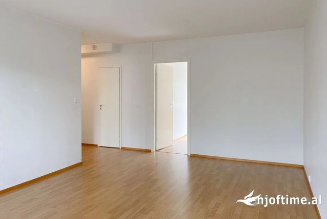 Zyre Me Qera 1+1 tek Ish Fusha E Aviaconit (ID BZ2588) Tirane.