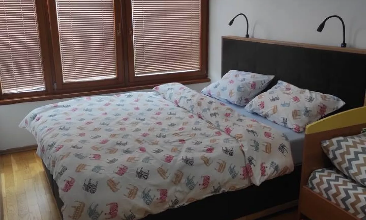 Shtepi me qera Apartament ne Tirane, 1+1, Mobilimi E mobiluar, Pagesa 500  Euro.