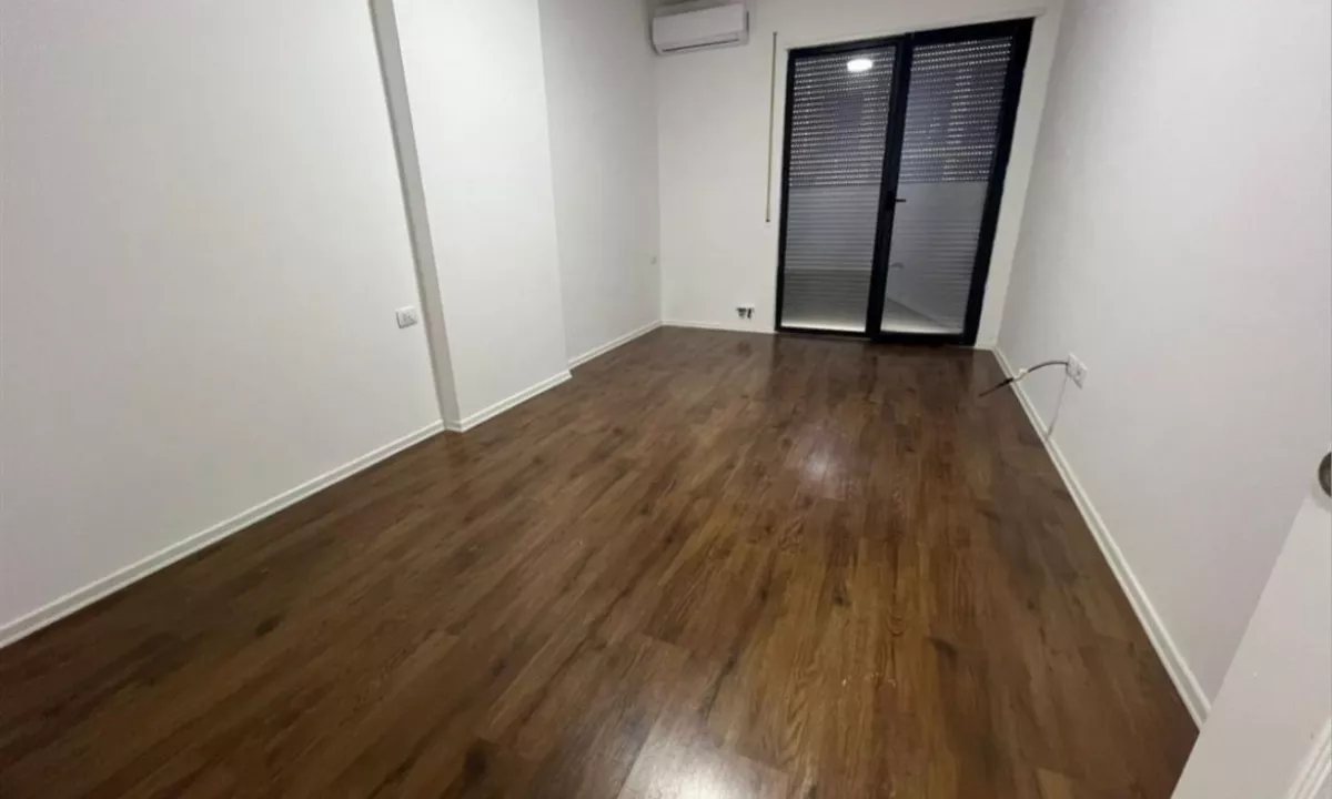 Zyre me qera tek Rruga e Elbasanit (ID BZ2694) Tirane