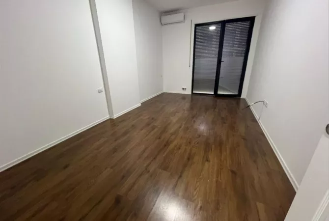 Business Property for Rent 3+1 in Tirana - 650 Euro