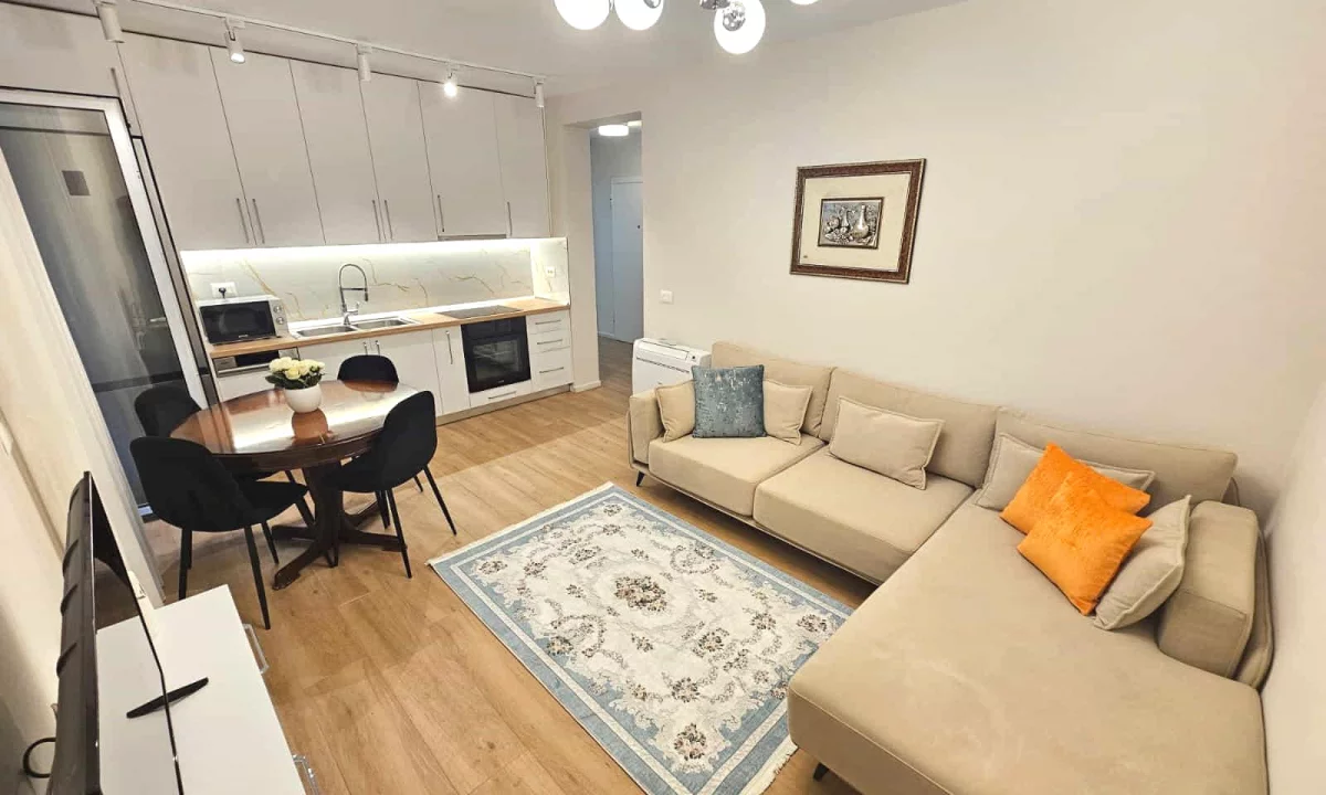 Shtepi me qera Apartament ne Tirane, 2+1, Mobilimi E mobiluar, Pagesa 75,000  Leke.