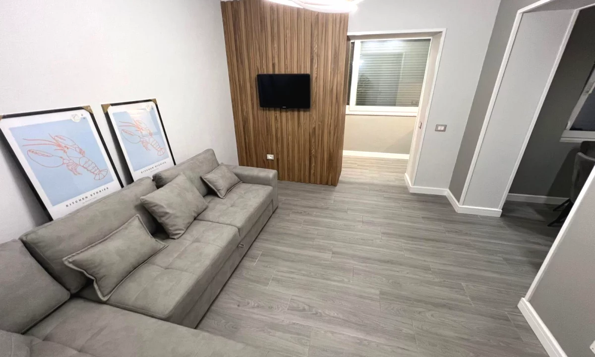 Shtepi me qera Apartament ne Tirane, 1+1, Mobilimi E mobiluar, Pagesa 60,000  Leke.