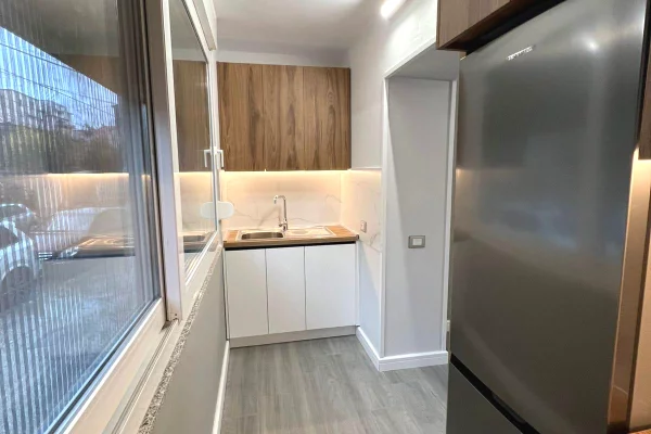 Shtepi me qera Apartament ne Tirane, 1+1, Mobilimi E mobiluar, Pagesa 60,000  Leke.