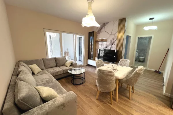 Shtepi me qera Apartament ne Tirane, 1+1, Mobilimi E mobiluar, Pagesa 70,000  Leke.