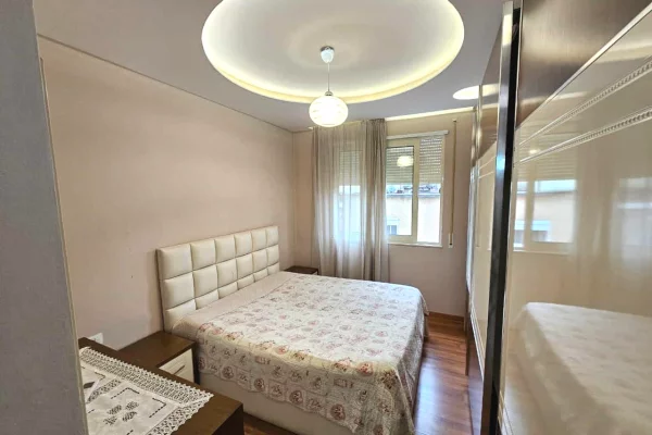 Shtepi me qera Apartament ne Tirane, 1+1, Mobilimi E mobiluar, Pagesa 60,000  Leke.