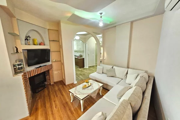 Shtepi me qera Apartament ne Tirane, 1+1, Mobilimi E mobiluar, Pagesa 60,000  Leke.