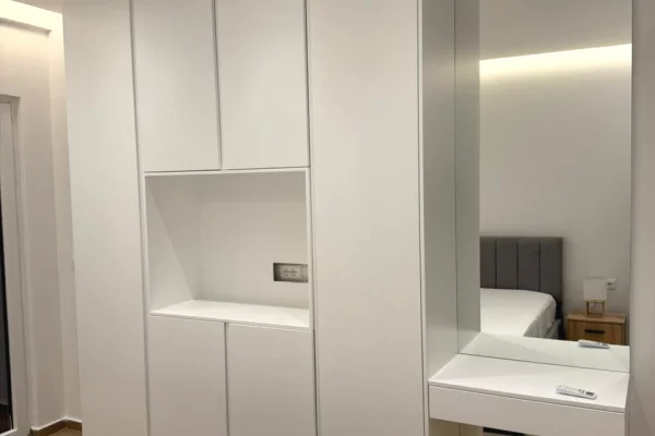 Shtepi me qera Apartament ne Tirane, 1+1, Mobilimi E mobiluar, Pagesa 75,000  Leke.