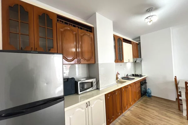 Shtepi me qera Apartament ne Tirane, 1+1, Mobilimi E mobiluar, Pagesa 500  Euro.