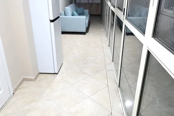 Shtepi me qera Apartament ne Tirane, 3+1, Mobilimi E mobiluar, Pagesa 85,000  Leke.