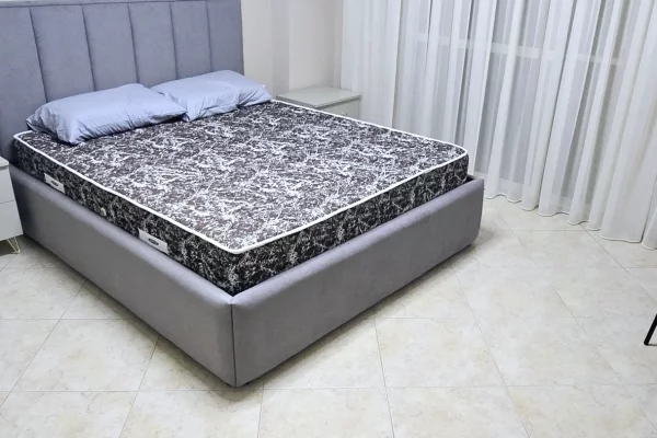 Shtepi me qera Apartament ne Tirane, 3+1, Mobilimi E mobiluar, Pagesa 85,000  Leke.