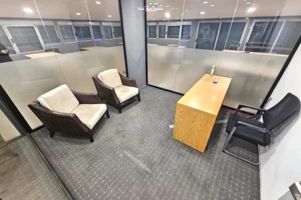 Zyre Me Qera Tek Ish Tregu Elektrik (ID BZ2779) Tirane