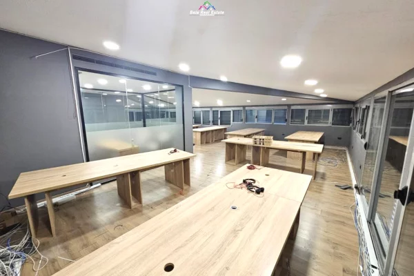 Zyre Me Qera Tek Ish Tregu Elektrik (ID BZ2779) Tirane