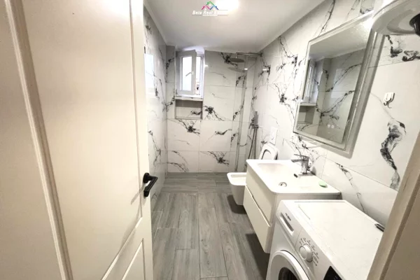 Shtepi me qera Apartament ne Tirane, 2+1, Mobilimi E mobiluar, Pagesa 600  Euro.