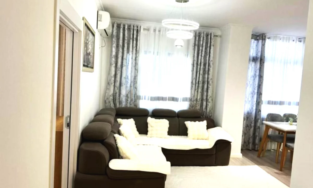 Appartamento in vendita a Tirana 1+1, Arredato