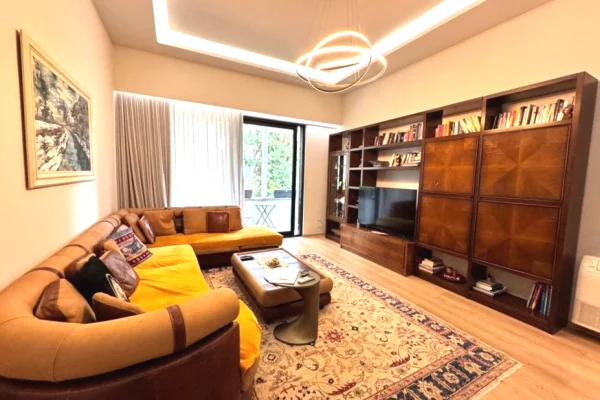 Apartament Ne Shitje 3+1 Tek Liqeni i Thate (ID B130108) Tirane