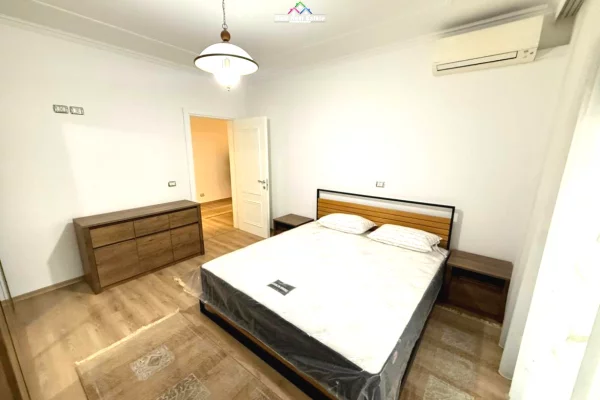 Shtepi me qera Apartament ne Tirane, 2+1, Mobilimi E mobiluar, Pagesa 1,150  Euro.