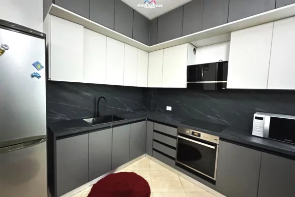 Shtepi me qera 2+1 ne Tirane - 80,000 Leke