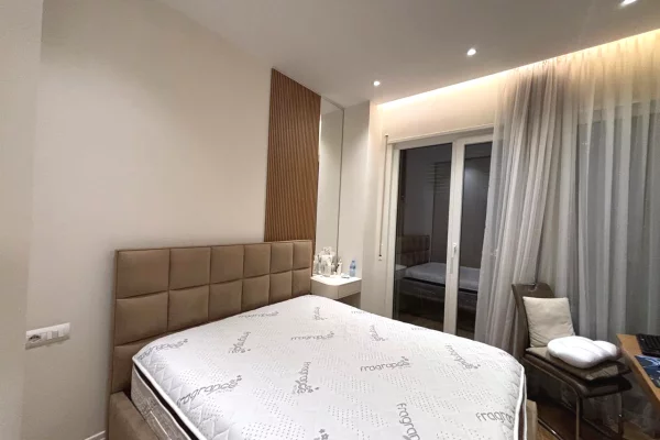 Shtepi me qera Apartament ne Tirane, 1+1, Mobilimi E mobiluar, Pagesa 55,000  Leke.