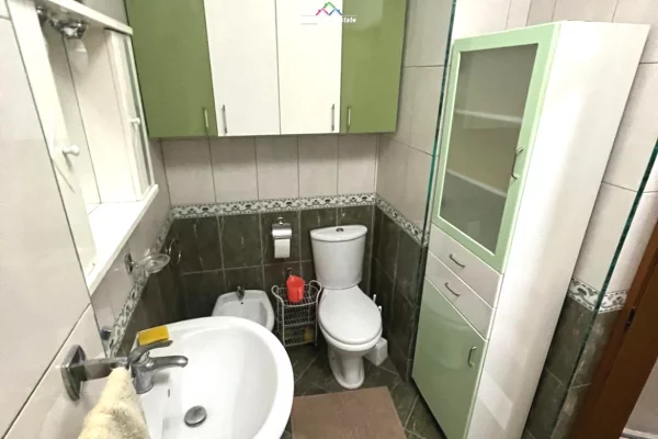 Shtepi me qera 1+1 ne Tirane - 410 Euro