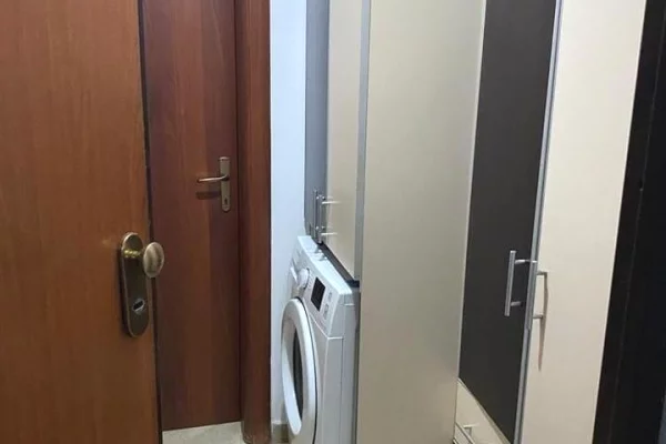 Shtepi ne shitje Apartament ne Tirane, 2+1, Mobilimi E mobiluar, Pagesa 160,000  Euro.